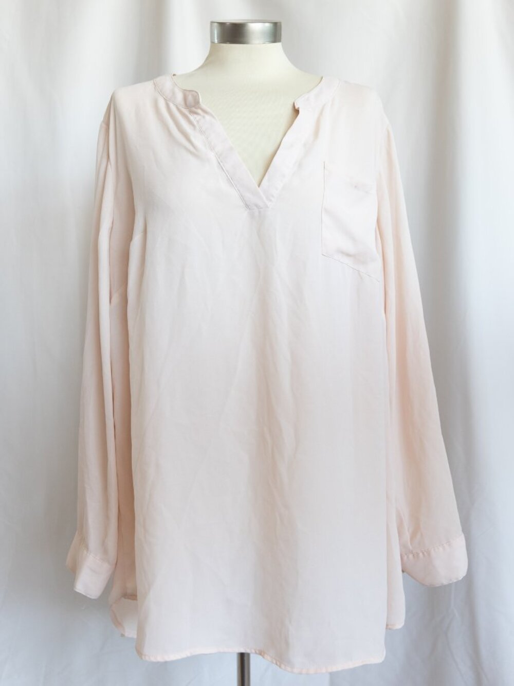 Ava & Viv Long Sleeve V Neck Blouse
